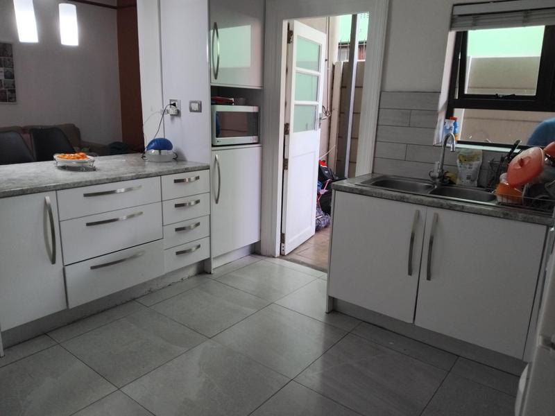 2 Bedroom Property for Sale in Maitland Western Cape